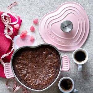 Le Creuset 1qt pink cast iron heart gratin pan NEW